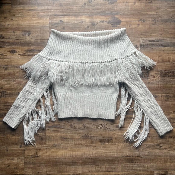 Willow & Root Off The Shoulder Sweater Size Small Ivory Cable Knit Fringe Boho - Picture 1 of 6